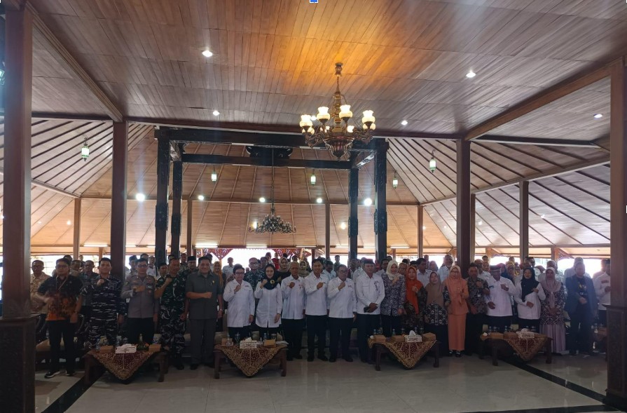Kejaksaan Negeri Cilacap menghadiri pelantikan Pengurus PMI Kabupaten Cilacap 2026-2031 di Pendopo Wijayakusuma Sakti