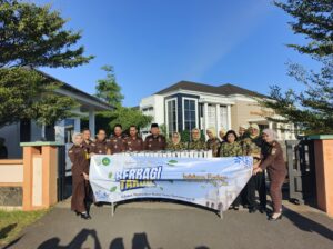 Kejaksaan Negeri Cilacap Berbagi Takjil kepada Masyarakat di Bulan Suci Ramadhan 1447 H