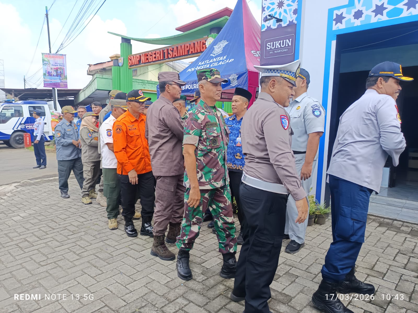 Kejaksaan Negeri Cilacap mengikuti peninjauan Pos Pengamanan Idul Fitri di Cilacap