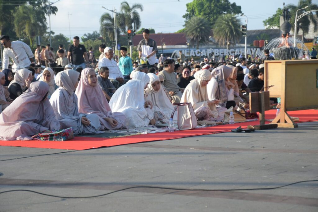 Ribuan jamaah melaksanakan Sholat Idul Adha 1447 H di Alun-Alun Cilacap