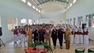 Kejari Cilacap Gelar Jaksa Masuk Sekolah di SMP Negeri 1 Maos, Edukasi Bahaya Narkotika dan UU ITE